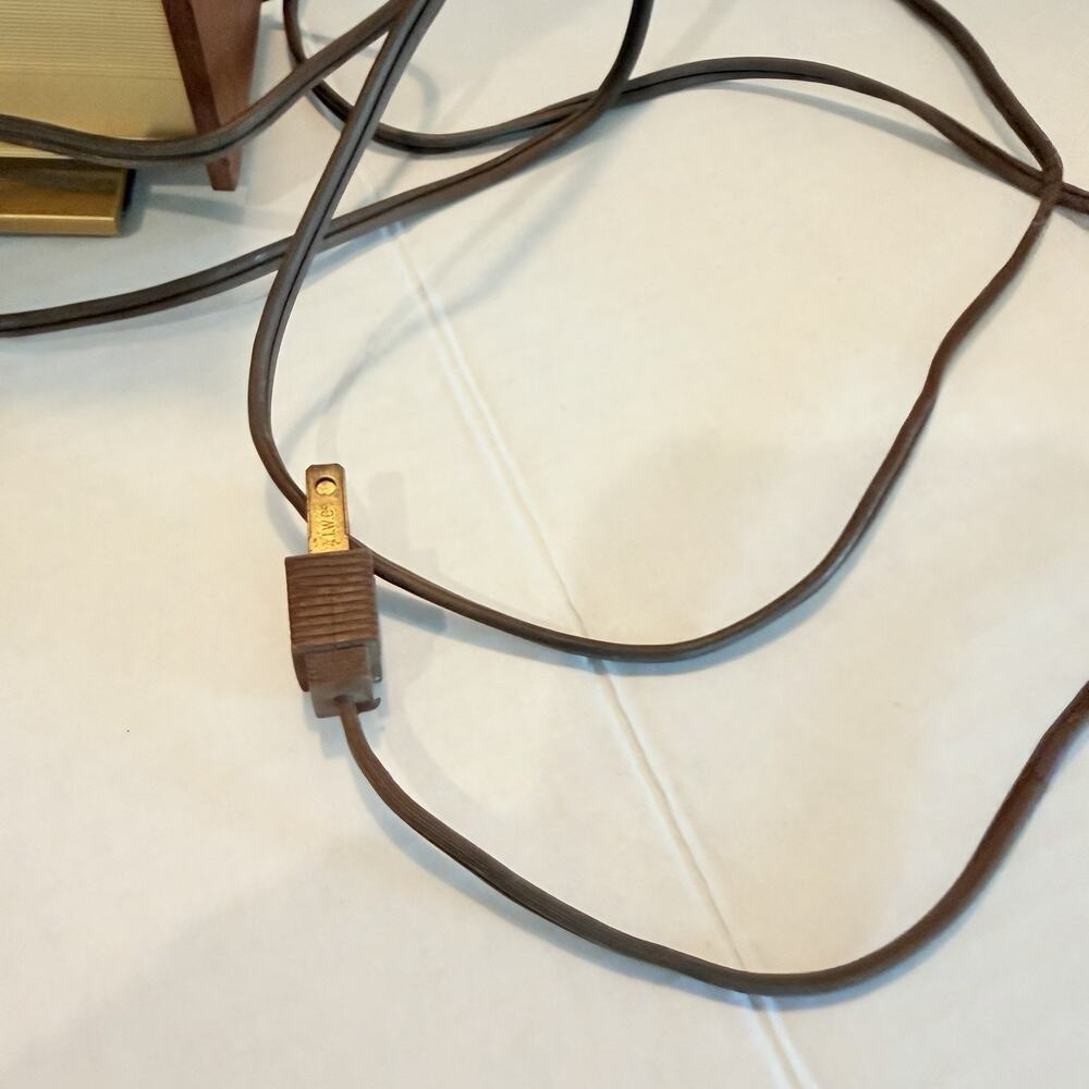 Mid Century Modern Electric Table Clock. PARTS OR REPAIR - Picture 5 of 5